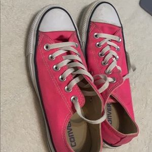 hot pink low top converse